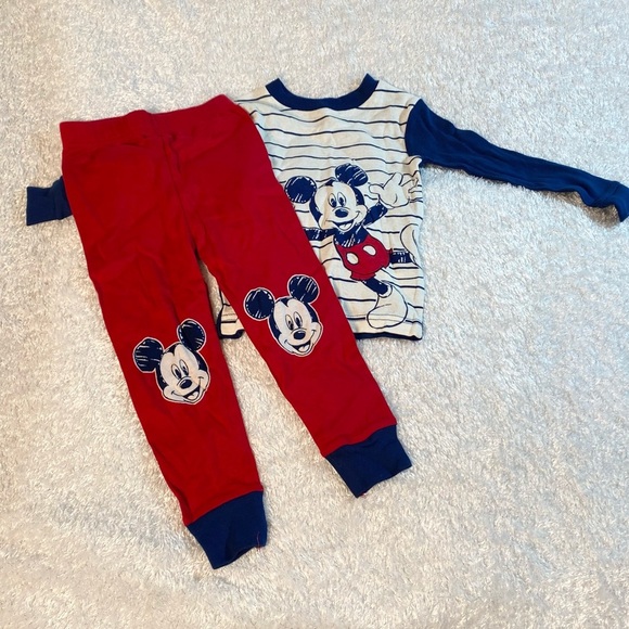 🟢5/$25 Disney Mickey Mouse 2-piece pajamas - Picture 8 of 9